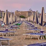Need To Relax In Апартаменти *